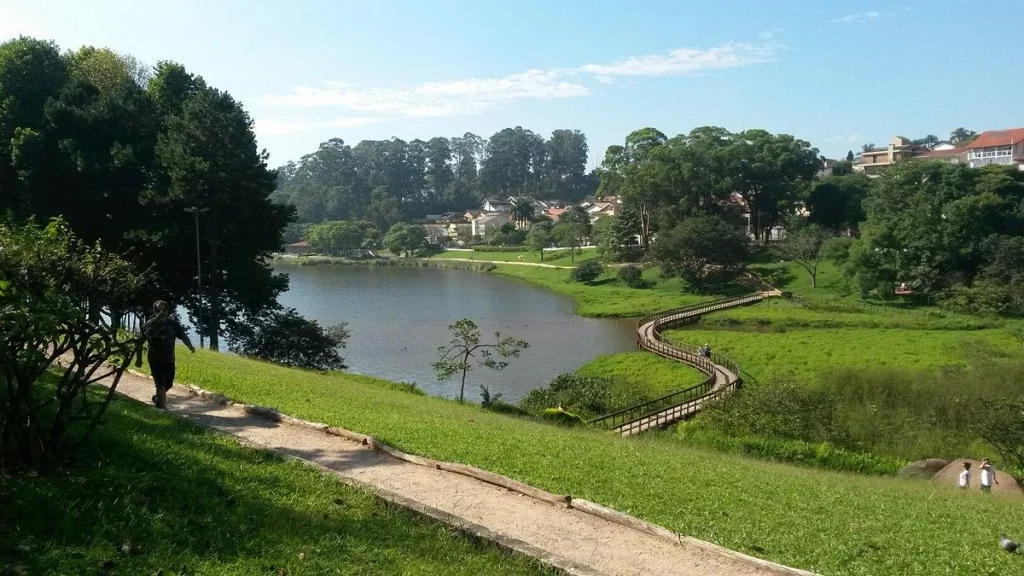 Impermeabilização de Estofados e Sofá Bairro Pirituba: parque do bairro com lagoa.